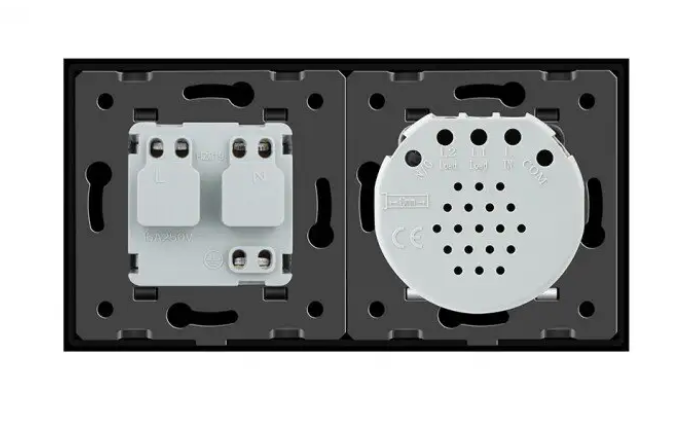 Фото 4 Сенсорний прохідний перехресний вимикач 2 сенсори 1 розетка чорне скло Livolo