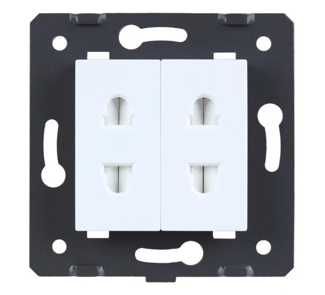 Фото 2 Механизм универсальная двойная розетка 2 стандарта в 1 белый Livolo