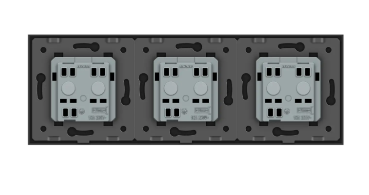 Фото 3 Розетка потрійна універсальна чорне скло Livolo