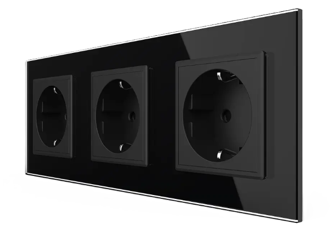 Фото Розетка тройная с заземлением черное стекло Livolo