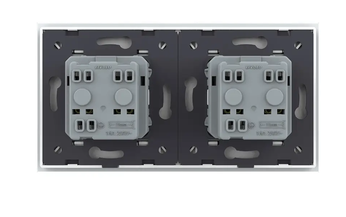 Фото 3 Розетка подвійна із заземленням біле скло Livolo