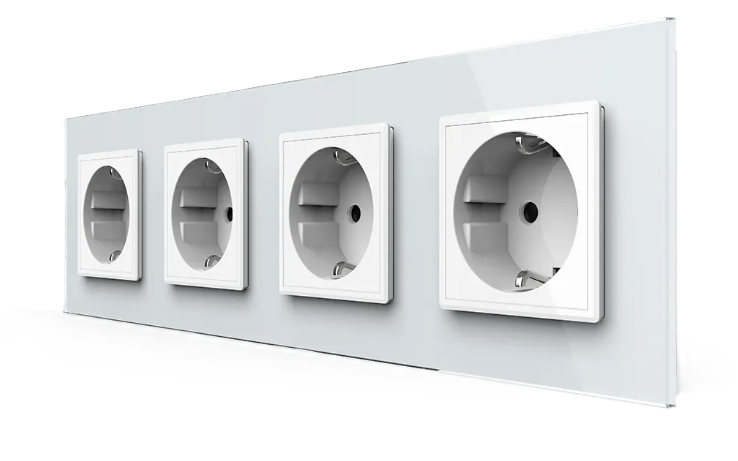 Фото Розетка четырехместная с заземлением белое стекло Livolo