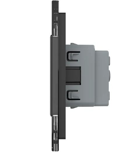 Фото 3 Розетка чотиримісна із заземленням чорне скло Livolo